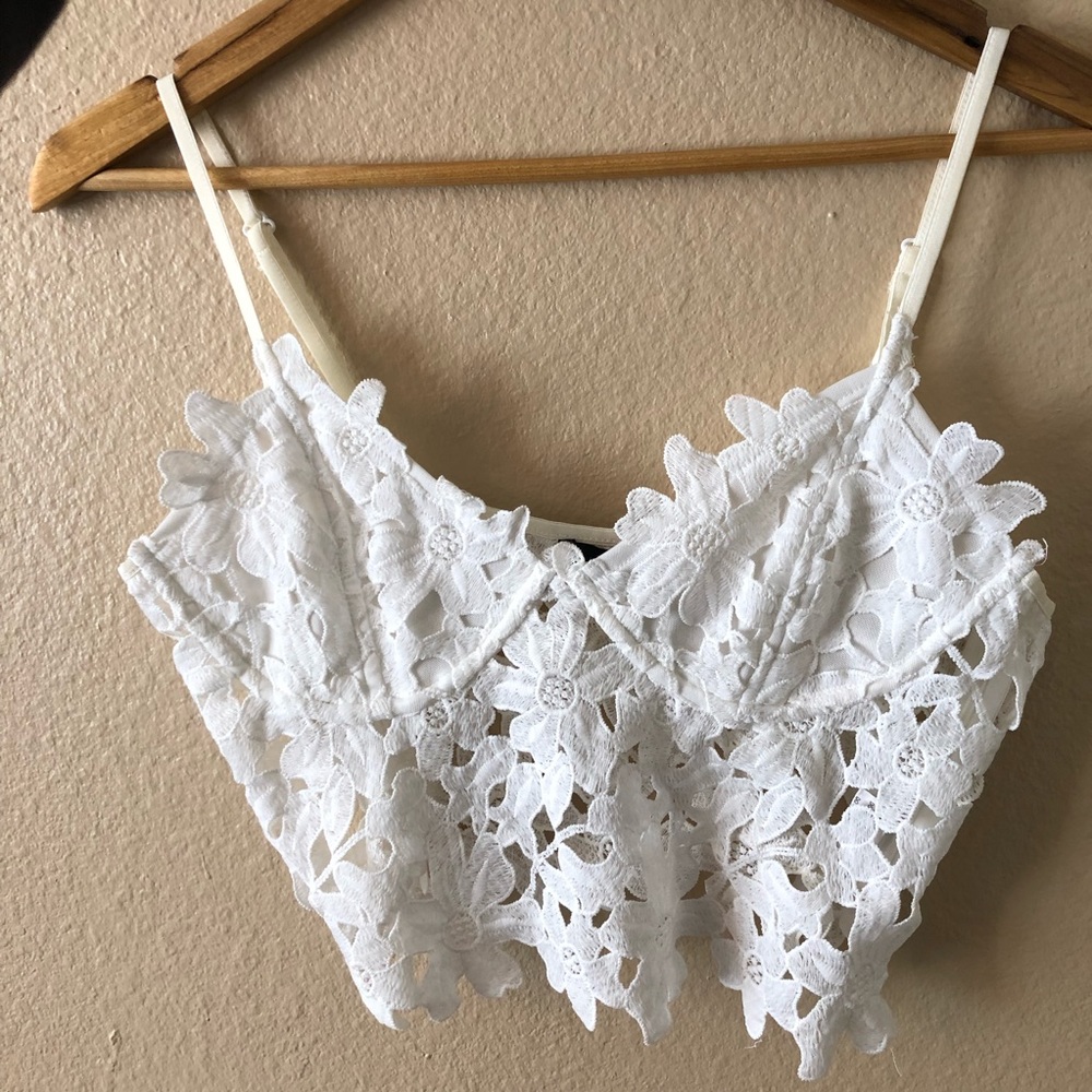 Fora White floral lace bralette size large